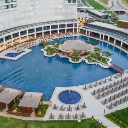 2bedroom In Grand Sapphire Complex Featuring A Pool And Casino Appartement Lemithou