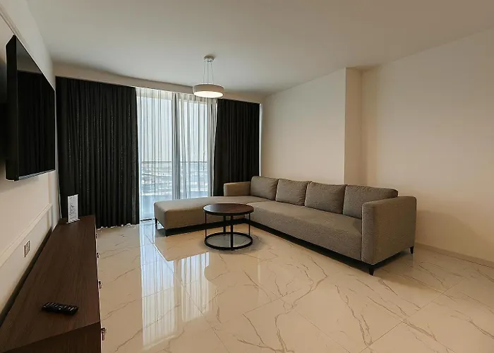 2bedroom In Grand Sapphire Complex Featuring A Pool And Casino *